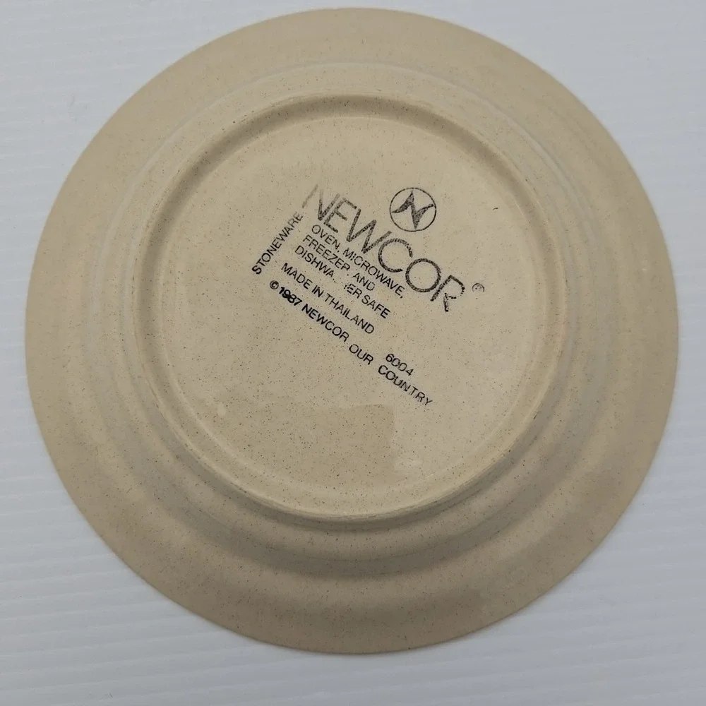 Newcor Stoneware Our Country #6004, 7 1/2